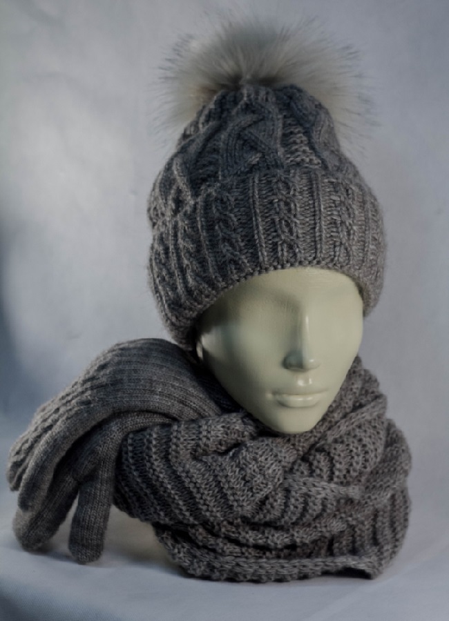 Купить шапку и шарф женские вязаные в Москве