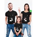 Одинаковые футболки Family Look с принтом "Олени со снежинками" для всей семьи в одном стиле