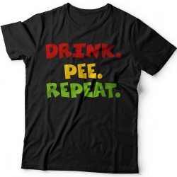 Прикольная футболка с надписью "Drink. Pee. Repeat" ("Пей. Отливай. Повторяй")